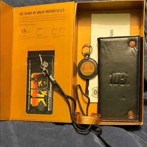 Harley-Davidson Black & Orange 105th Anniversary Gift Set